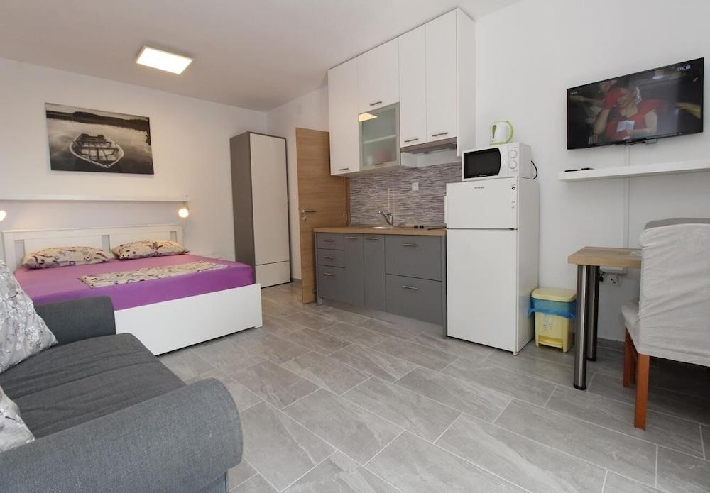 UGA - Perfect Location - SA6 Grgur