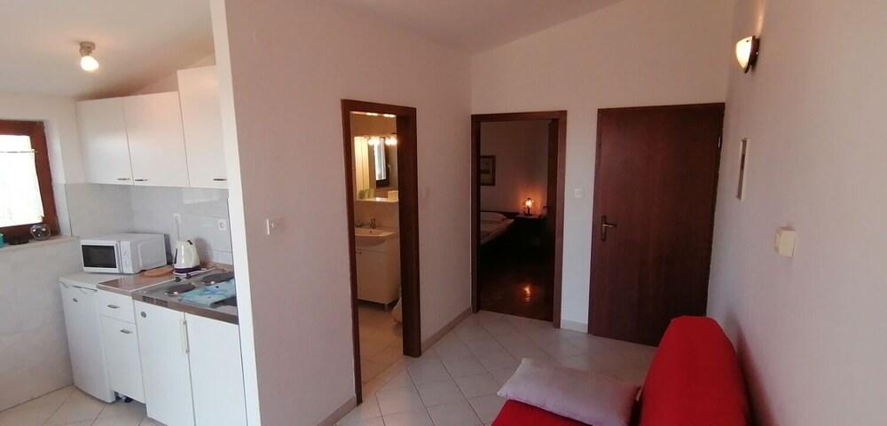 Damir - on the sea Side - A3