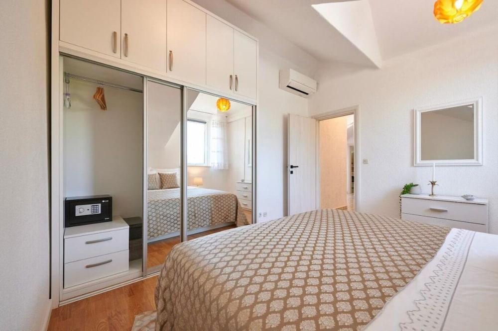 Ana - 100 m From Center - A1