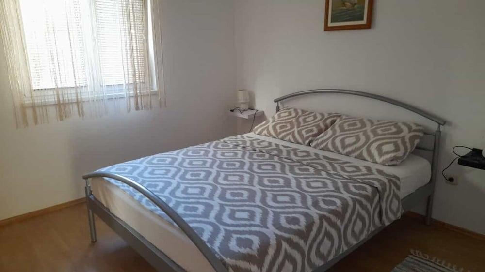 Vanja - Terrace & BBQ - A2