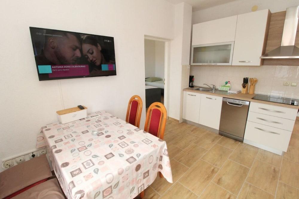 Uga2 - 70m From the Beach - A3-kat