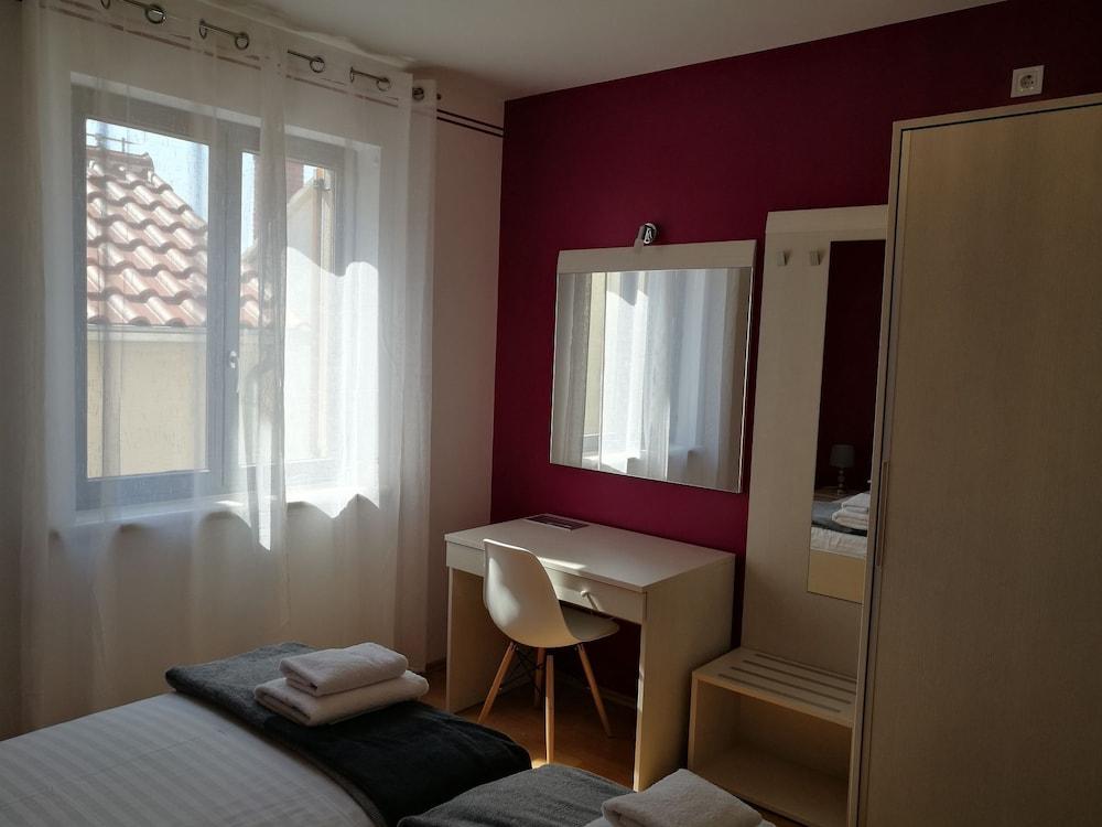 Ton - 200m From the sea - A2