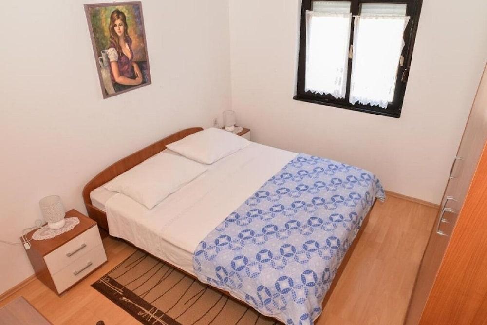 Vinko - 100m From Beach - A1