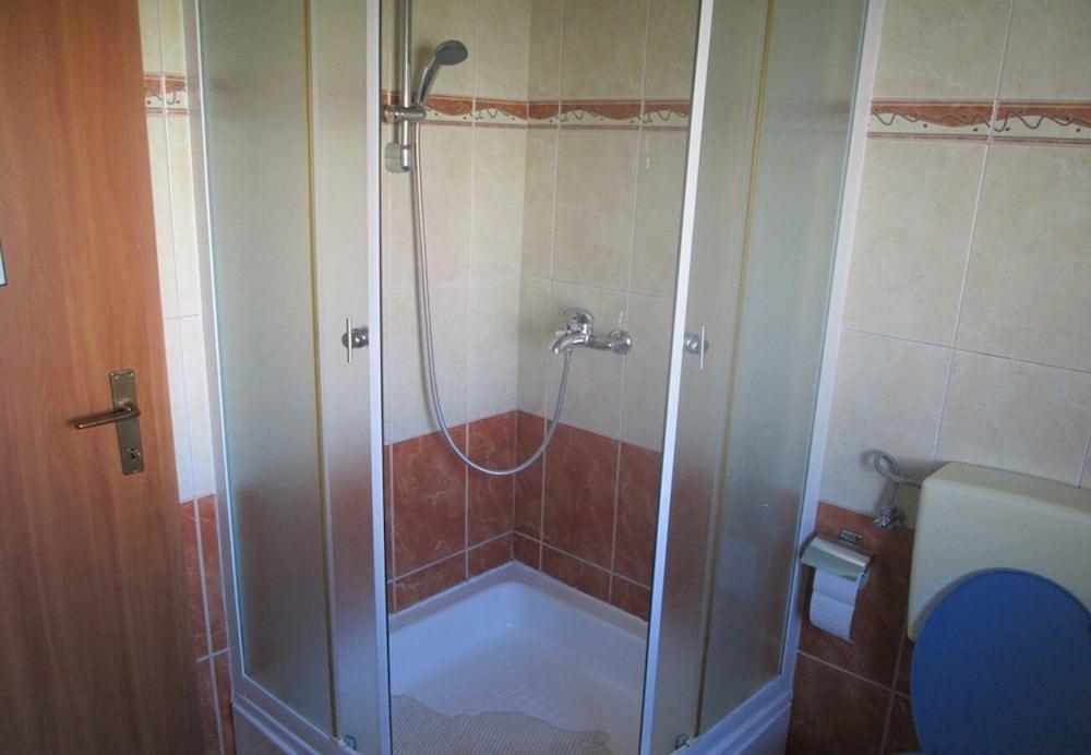 Danijela - 200 m From Beach - Nina