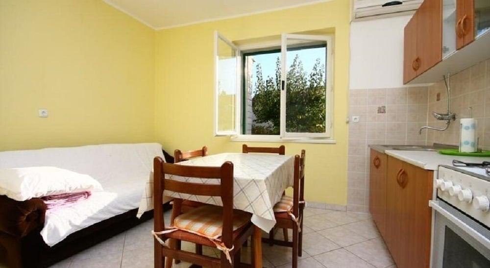 Per - Comfortable Family Apartments - A1