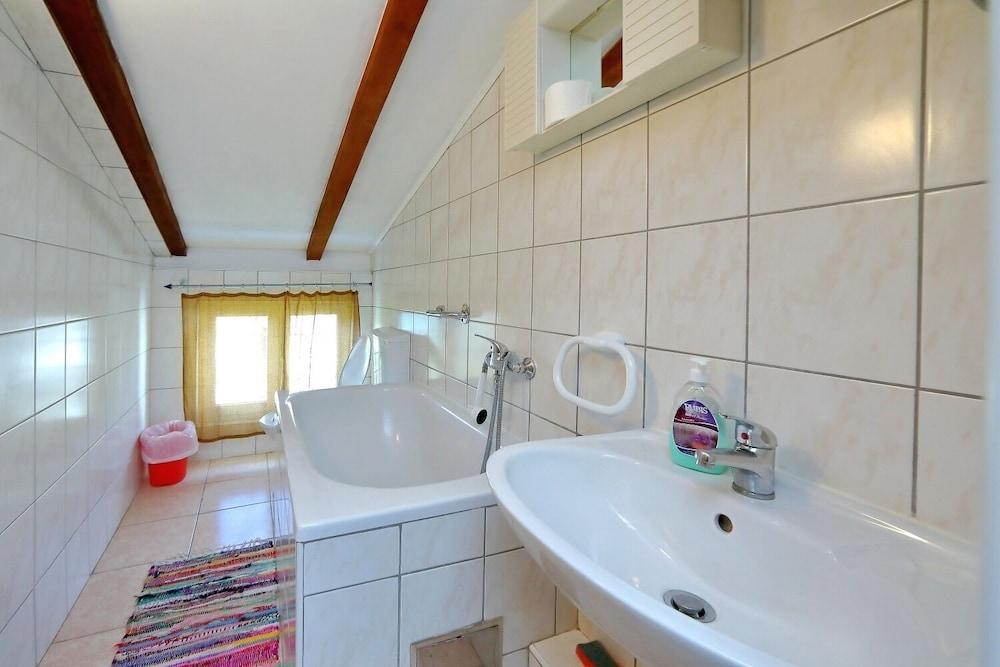 Aleksandra - 10 m From sea - A1 Lijevi