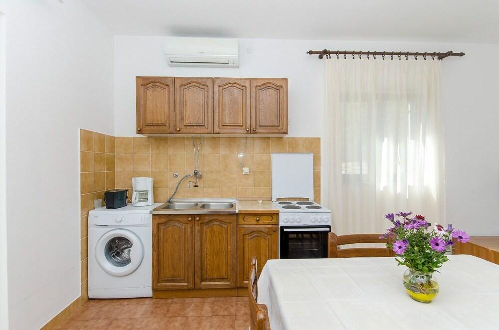 Gogi - 130 m From sea - A2