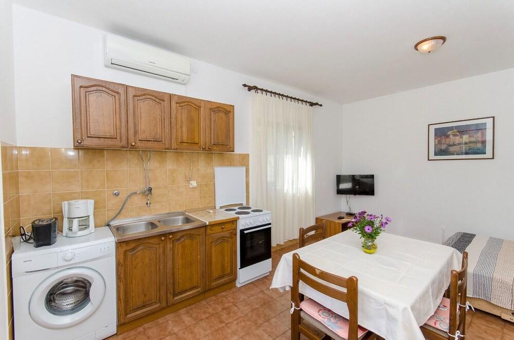 Gogi - 130 m From sea - A2