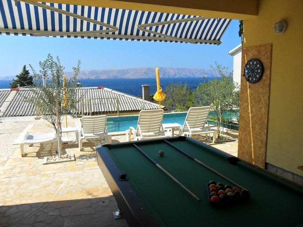 Zlato - With Pool - A3 Lovor