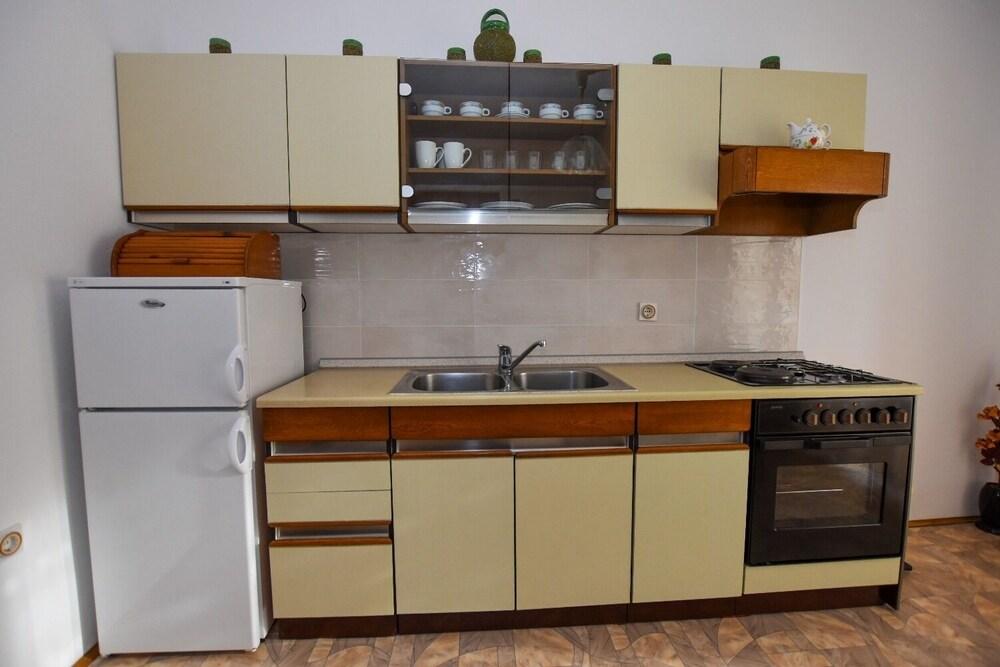 Luce - Family Friendly & Parking - A1