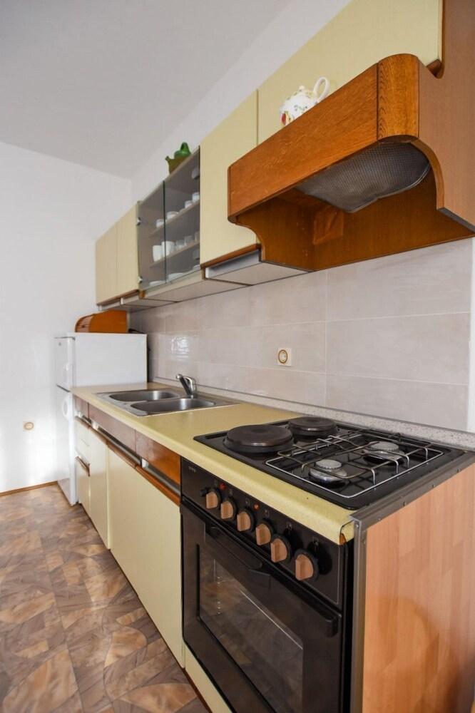 Luce - Family Friendly & Parking - A1