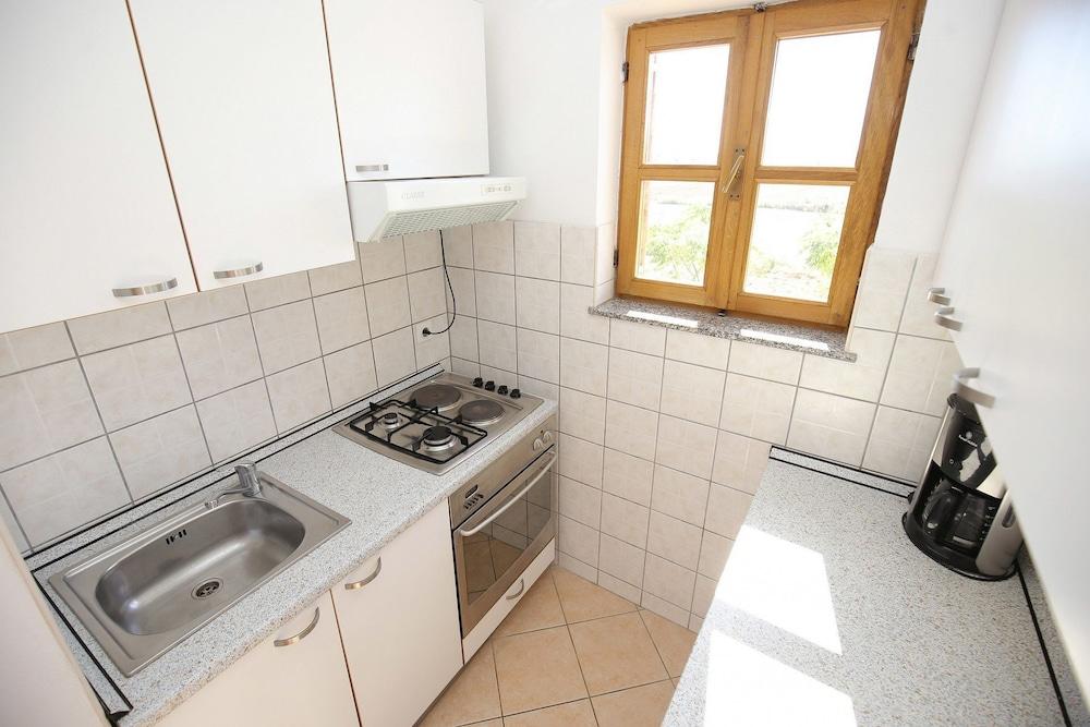 Armitage - Family Friendly - A2