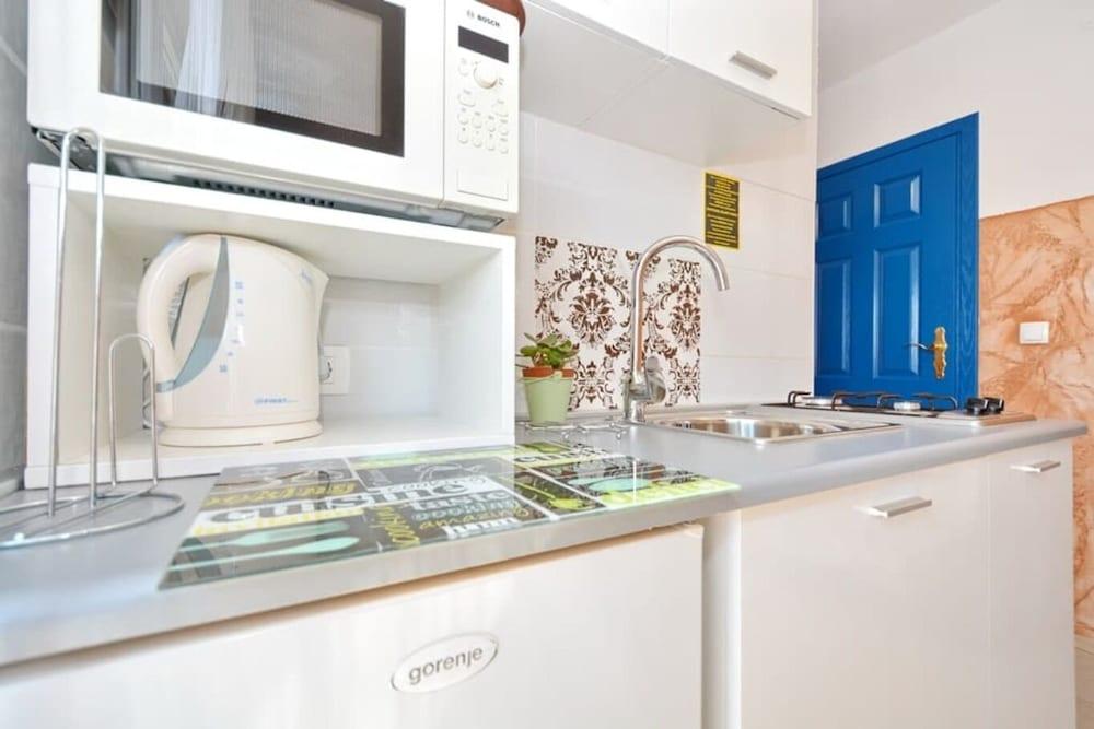 Goga - With Free Parking - A4