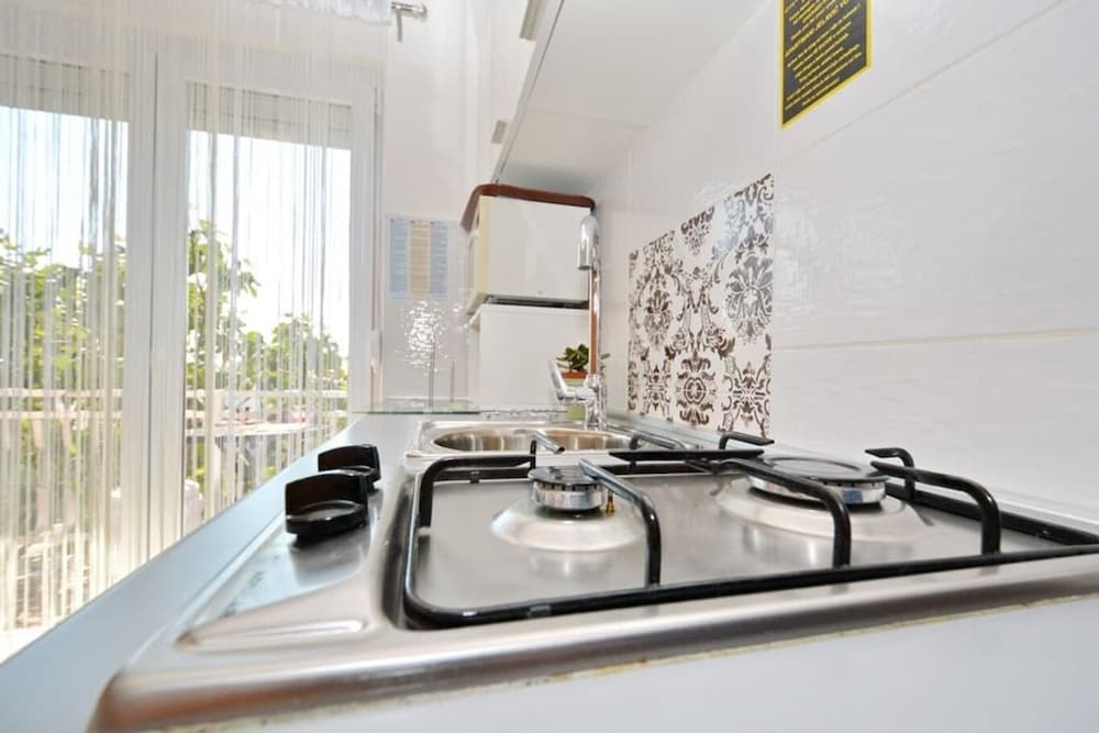 Goga - With Free Parking - A4