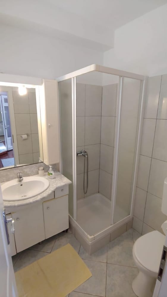 Cvita - 150 m From Pebble Beach - SA1