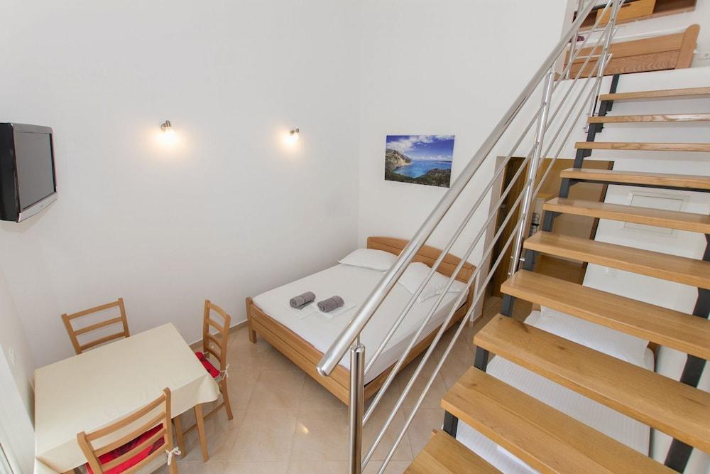 Anka - Amazing Location - SA4