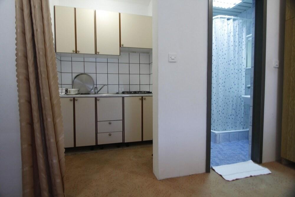 Mary - 30m From the sea - A6