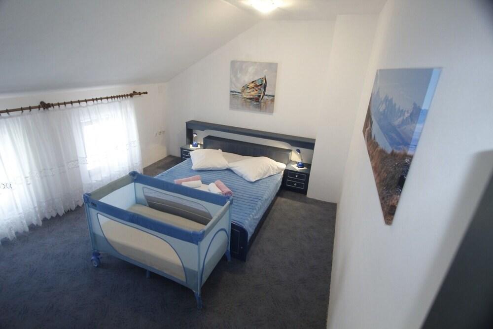 Mary - 30m From the sea - A6