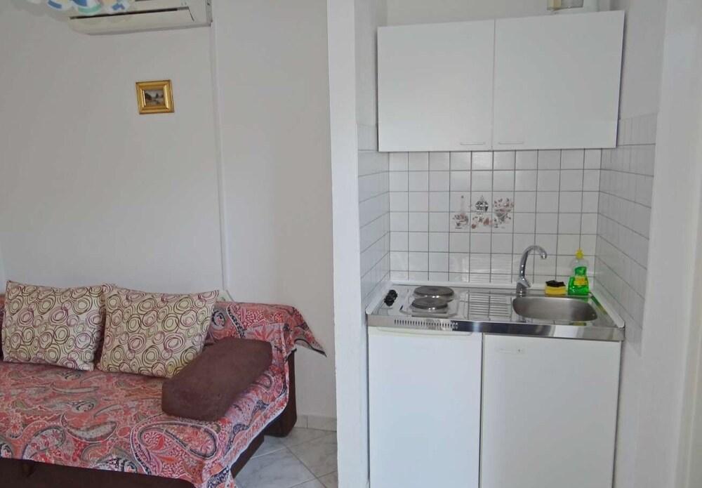 Tomislav - 120 m From Beach - A1