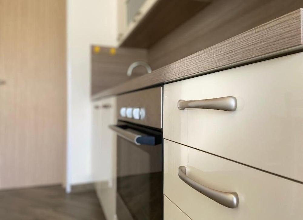 Žare - With Garden - A2