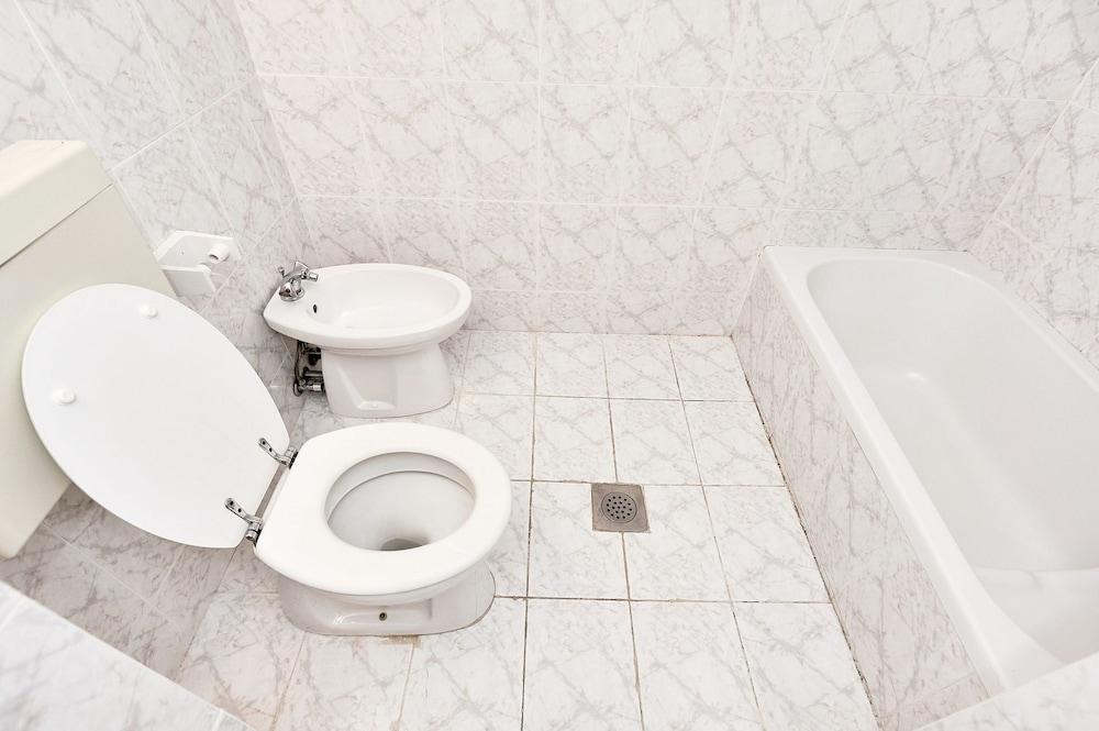 Sea Front - Free Parking - A4