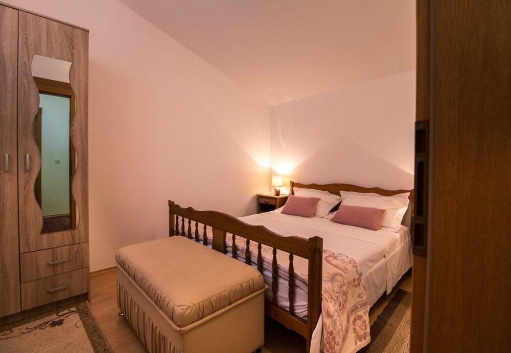 Mare - Open Pool and Pool for Children - H