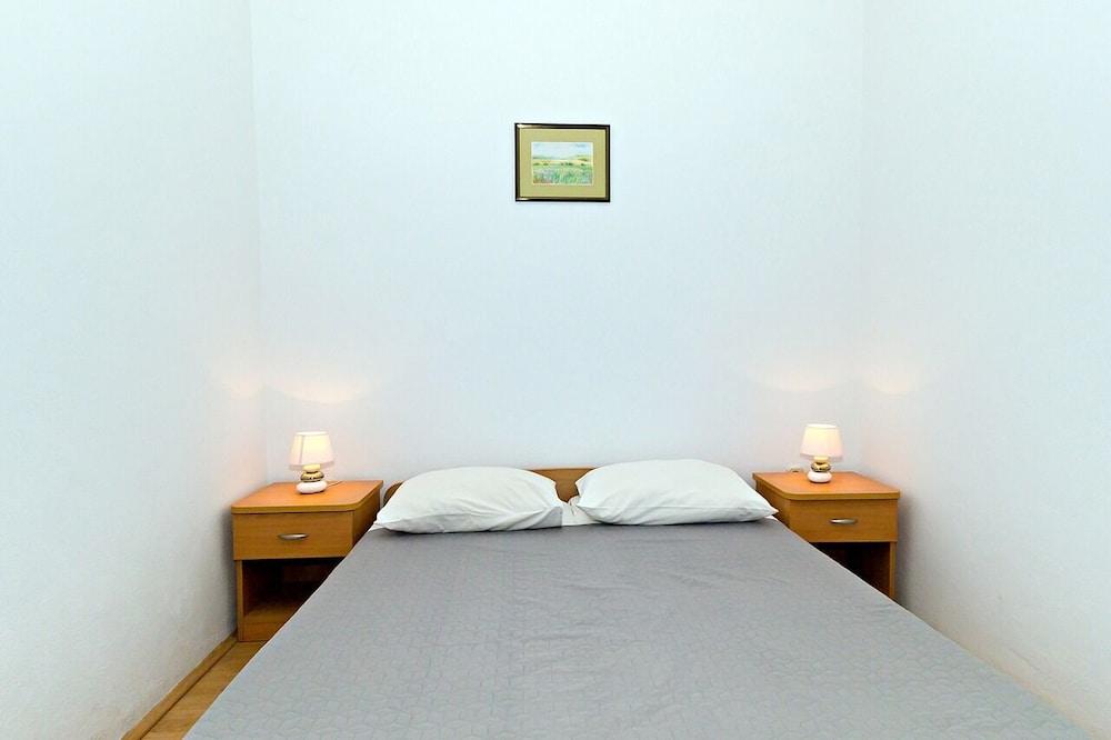 Zdenka - 70m From sea - A3