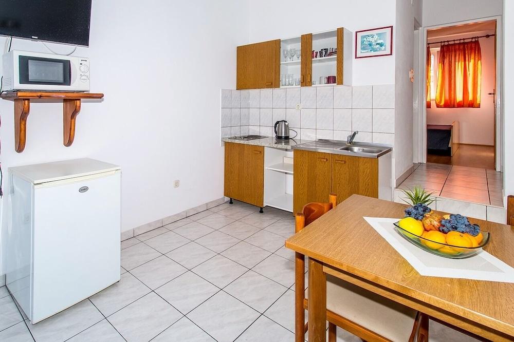 Zdenka - 70m From sea - A3