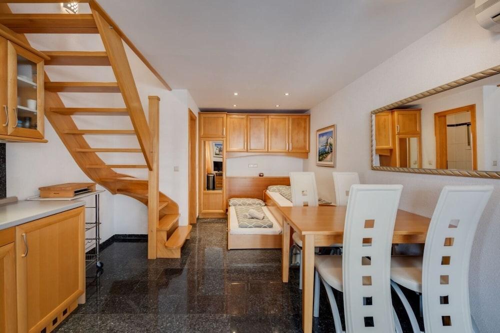 Miro - A2 Maisonette