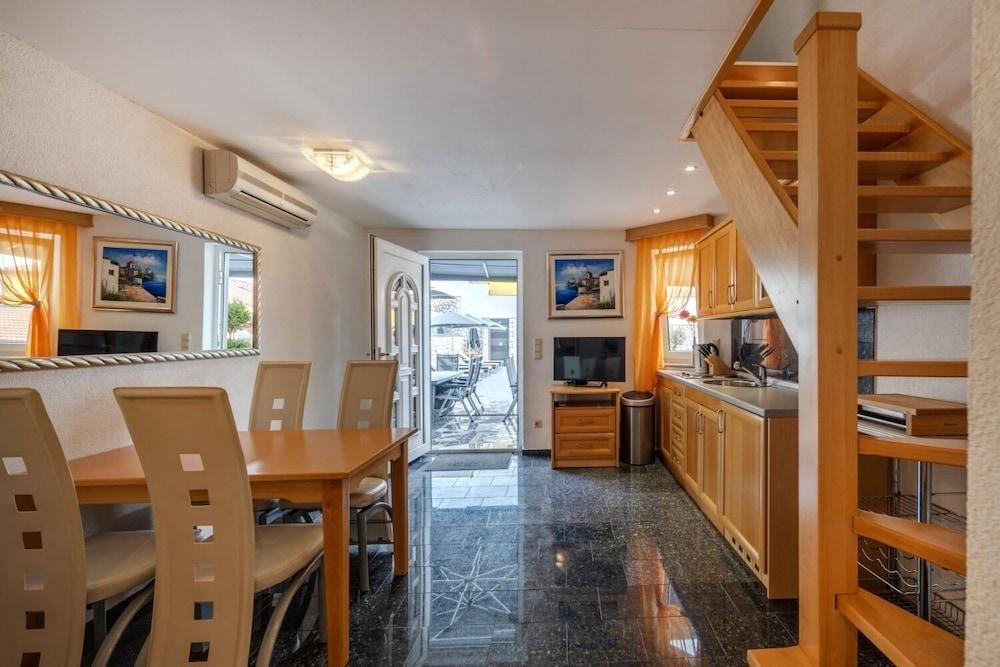 Miro - A2 Maisonette