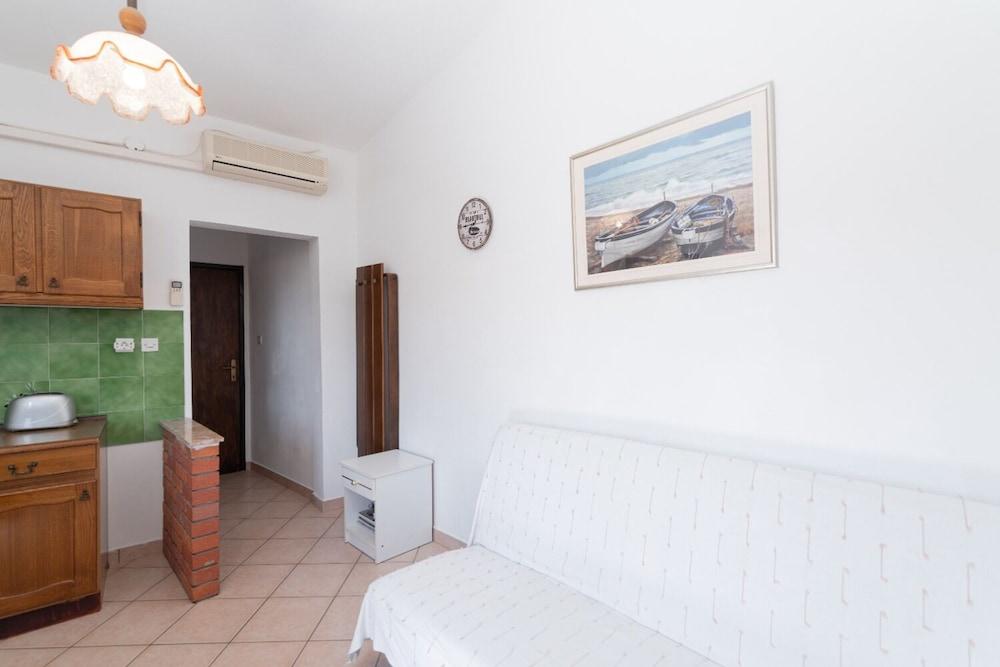 Din - 40 m From sea - A4