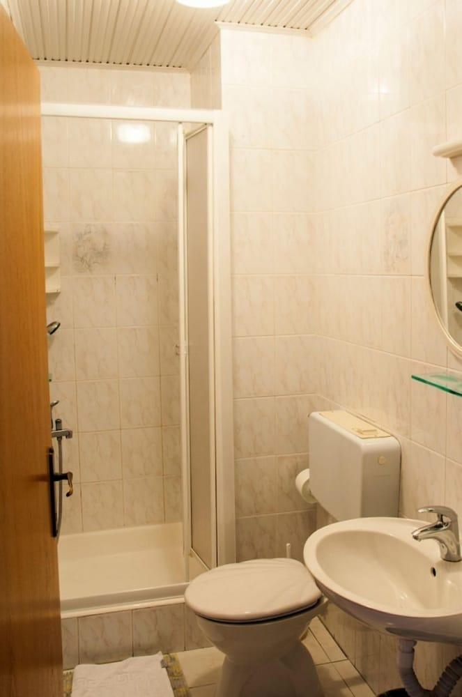 Erikas - 100m From sea - A5