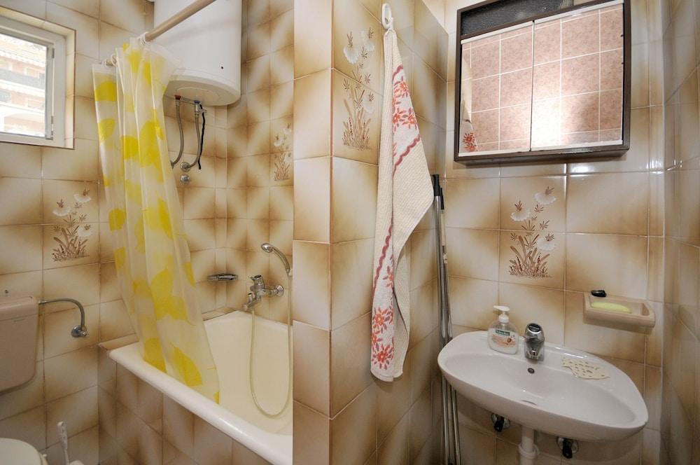 Vlad - Free Parking - A1