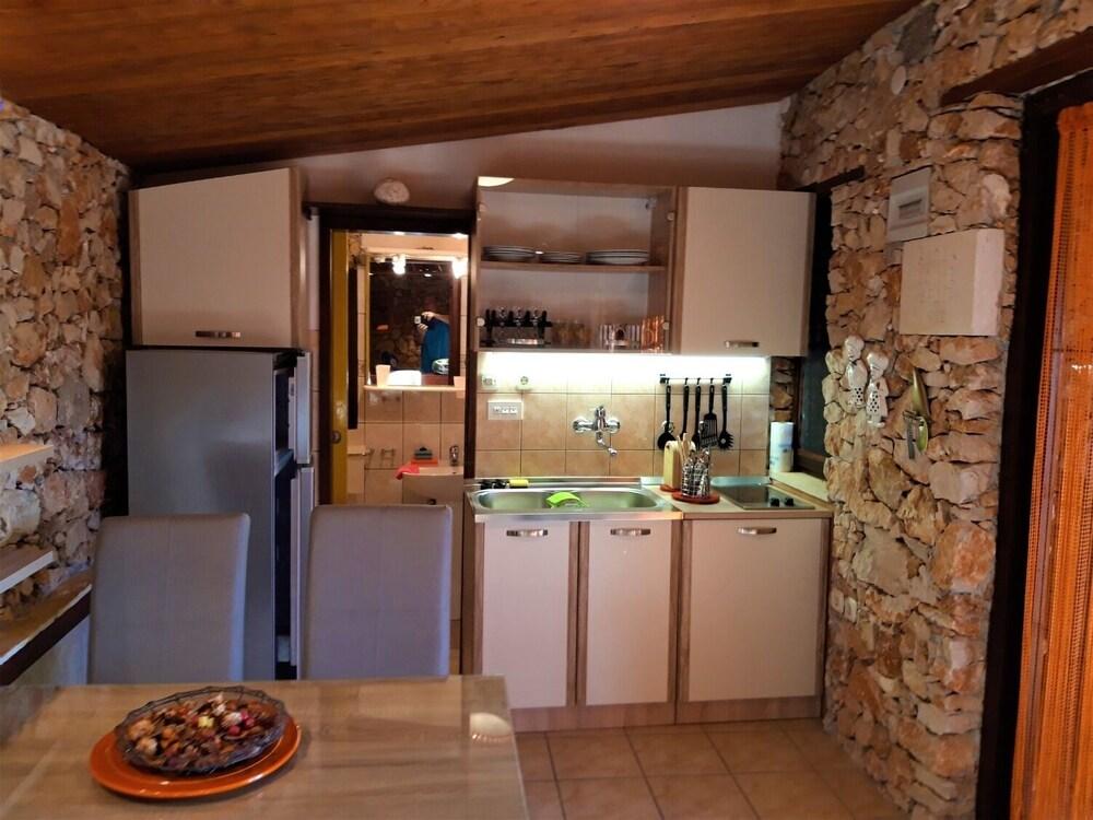 Georgi - 200 m From sea - SA1 Crveni