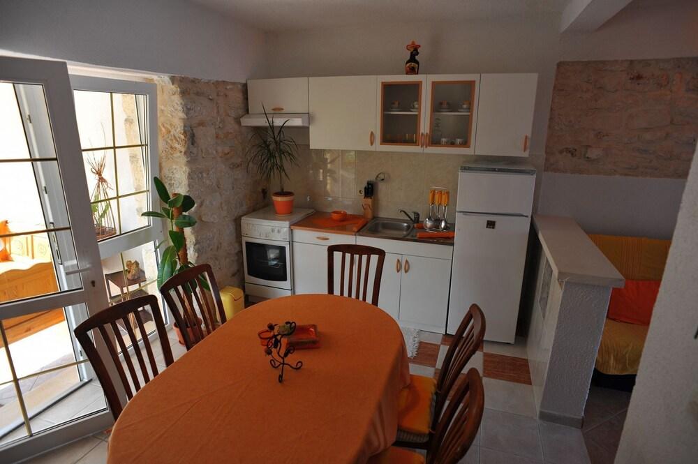 Suzi - 10 m From sea - A2-meri 2