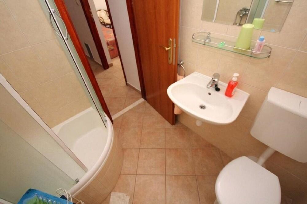 Brane - 100m From the Beach - A2 Damira