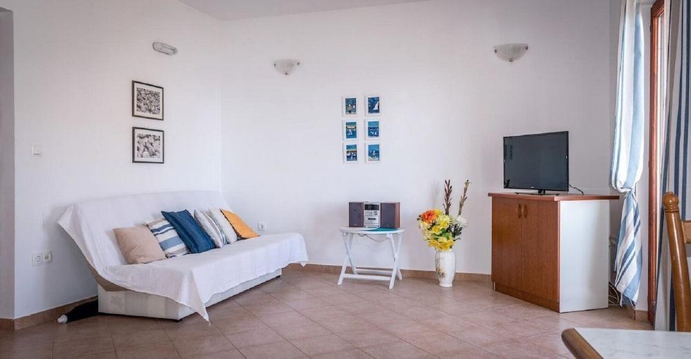 Brane - 100m From the Beach - A2 Damira