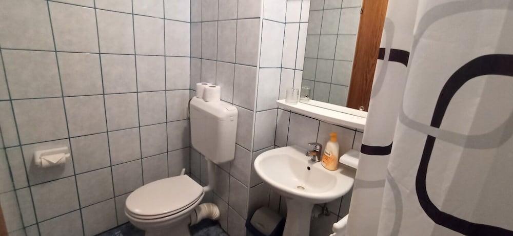 Davor - With Parking - A7