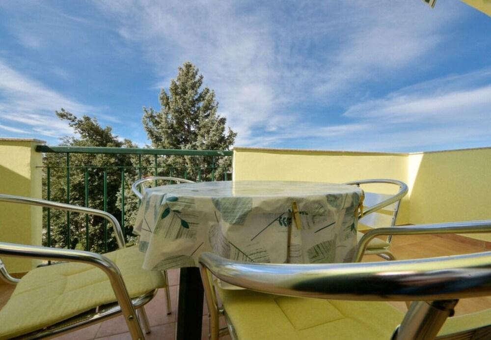 Dome - 150m From sea - A32