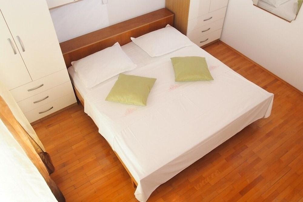 Prgo - Close to Center & Parking - A