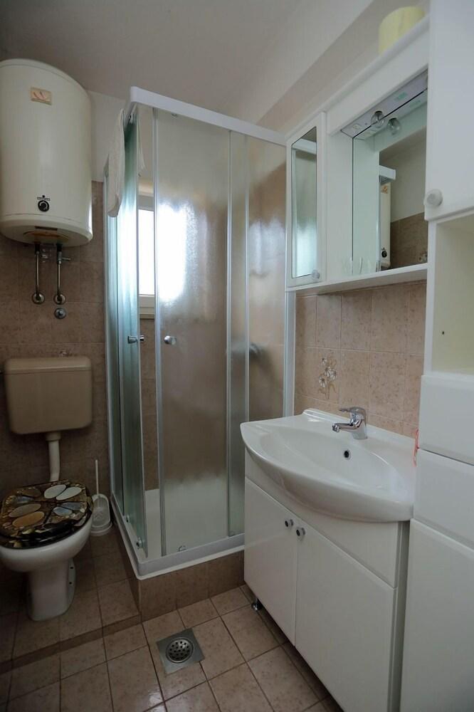 Mut - 250 m From Beach - A1