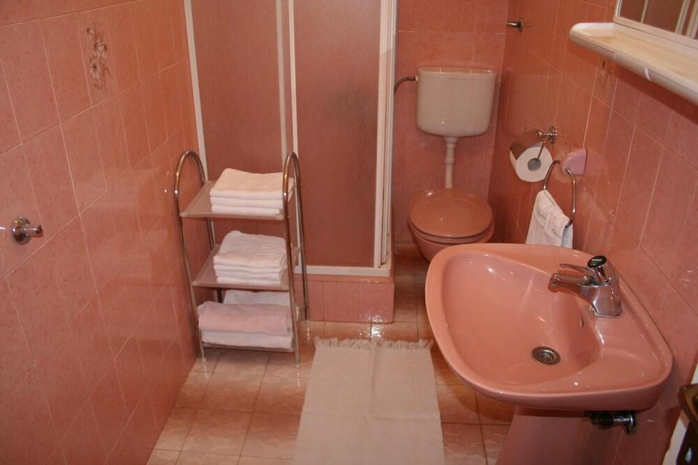 Heliodor - With Parking - A3