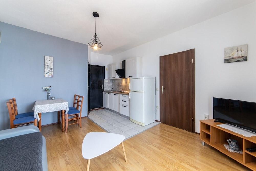 More - 60m From the sea - A3 Sime