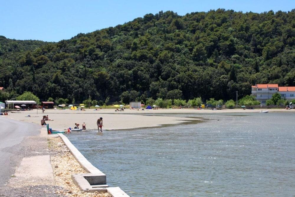 Ivans - With Parking - A2