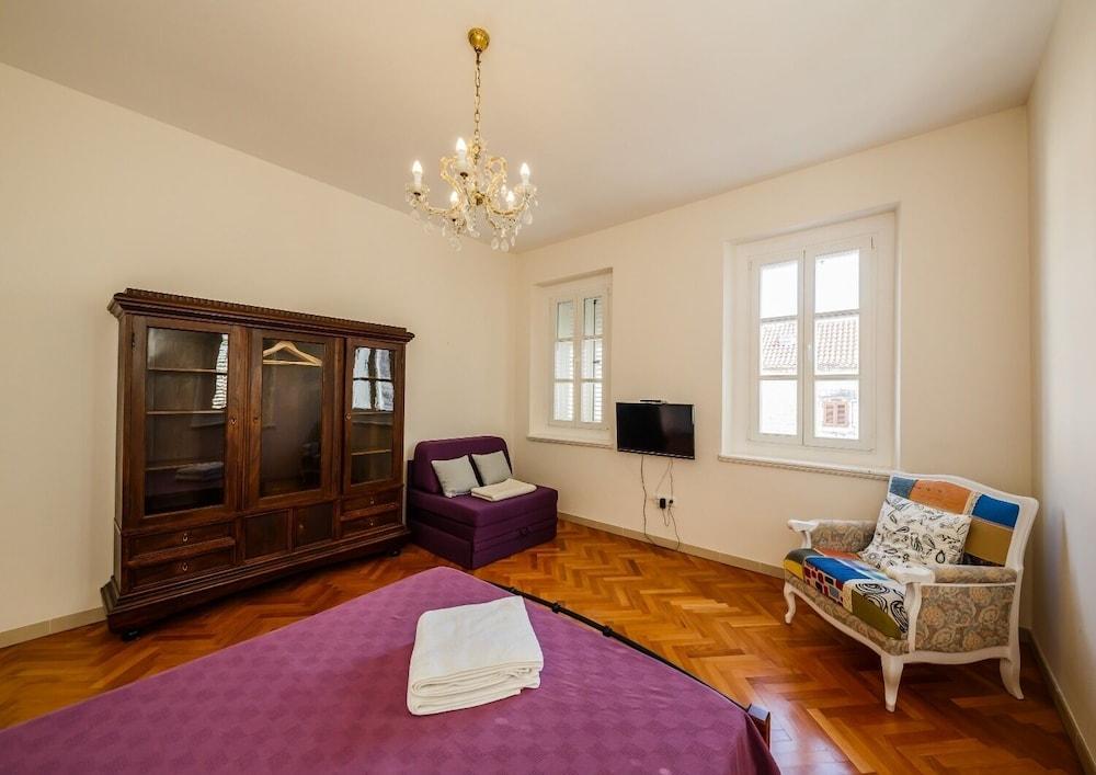 Sedam Bisera 11 - Charming & in Center - A2