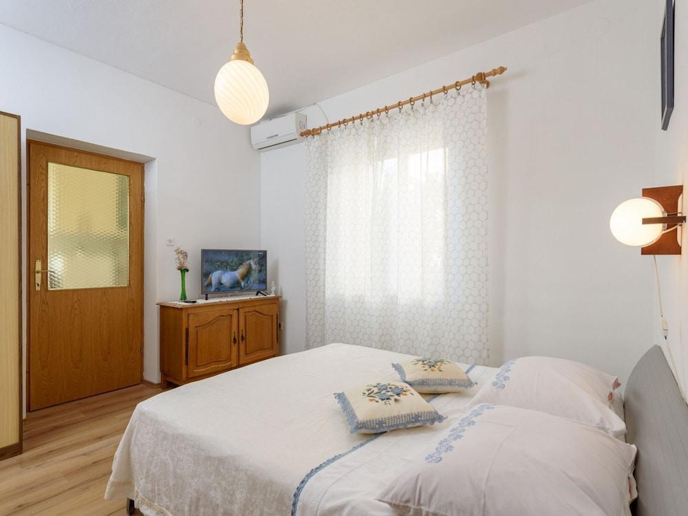 Mihaela - sea View - A2