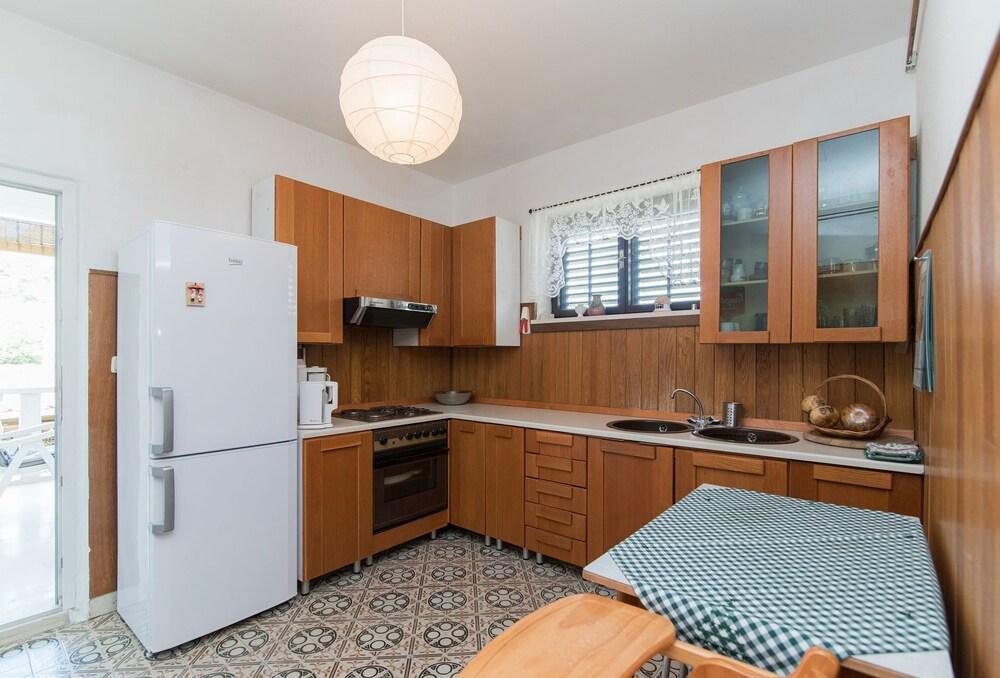 Damir - Free Parking - A1