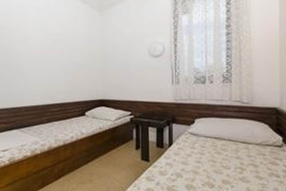 Mio - 100 m From Beach - A1