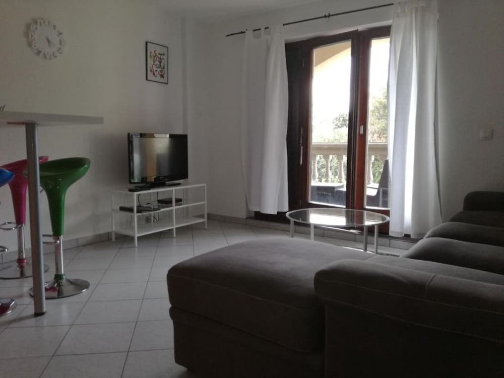 Xena - Comfort and Spacious - A4 Orange