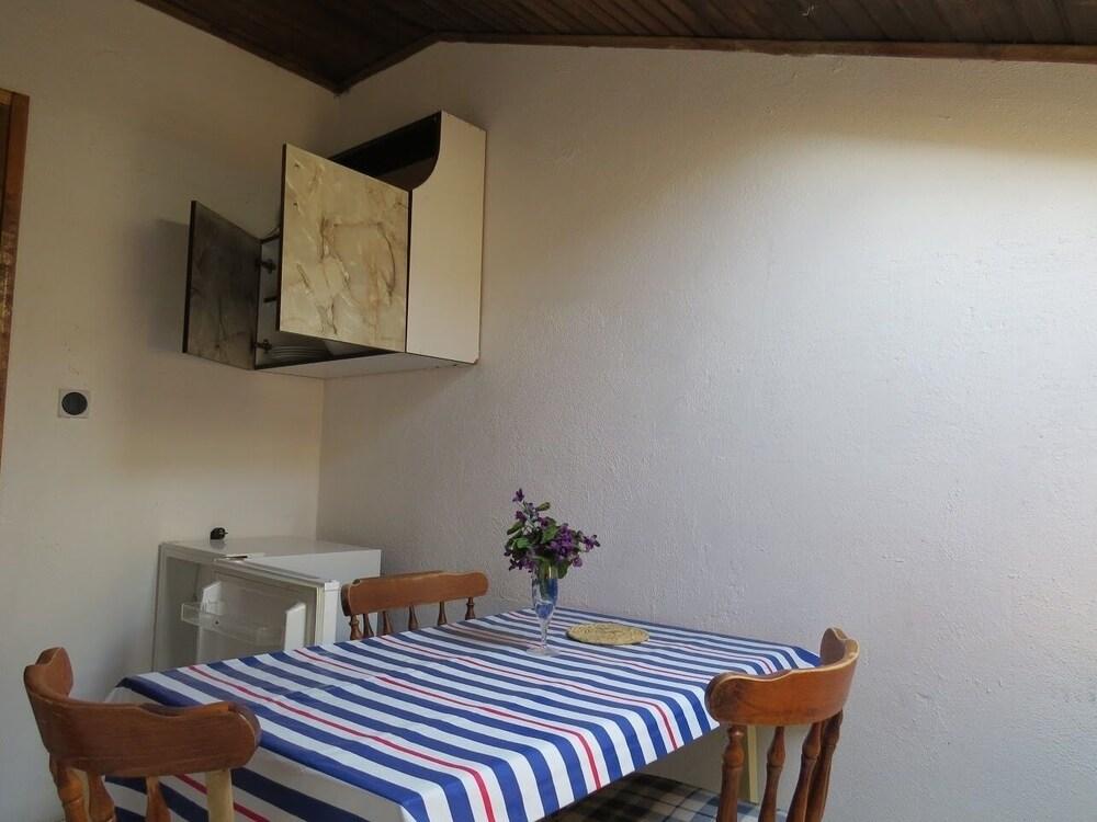 Rene - Seaview & Parking Space - A3